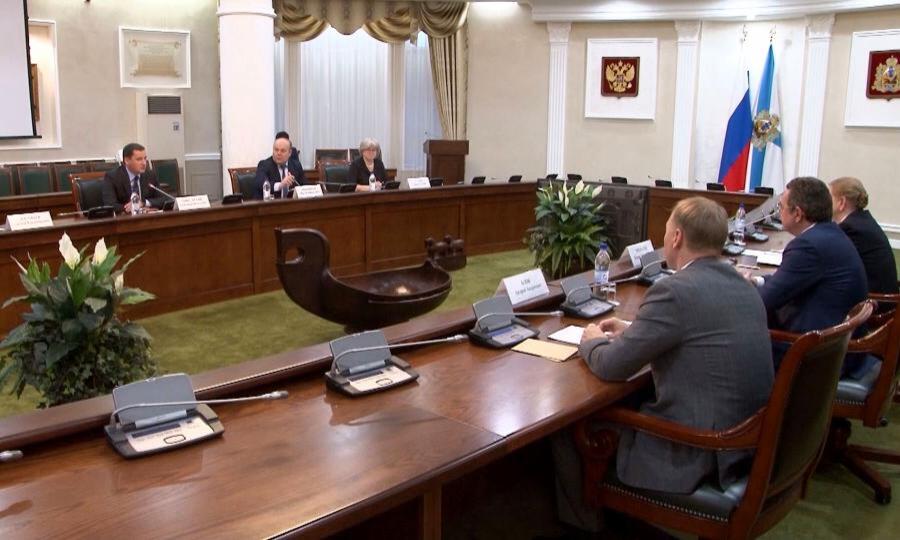 Губернатор Архангельской области Александр Цыбульский провел встречу с представителями Банка России