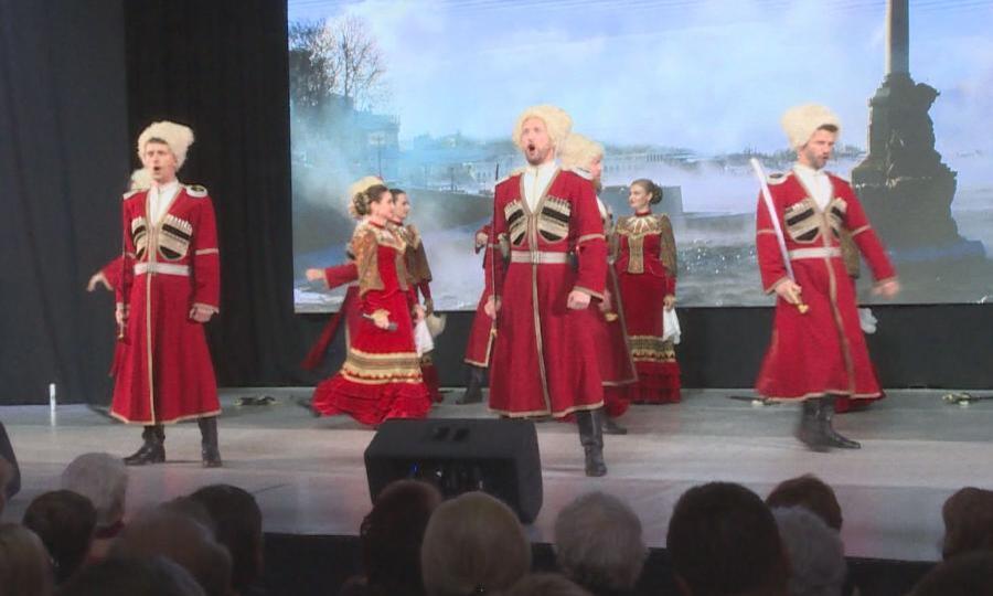 В День народного единства украшением праздника в Архангельске стал Московский казачий хор
