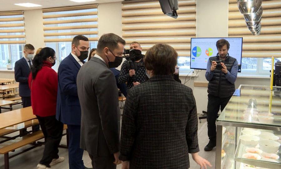 Губернатор Александр Цыбульский сегодня оценил возможности информационной системы «Школа»