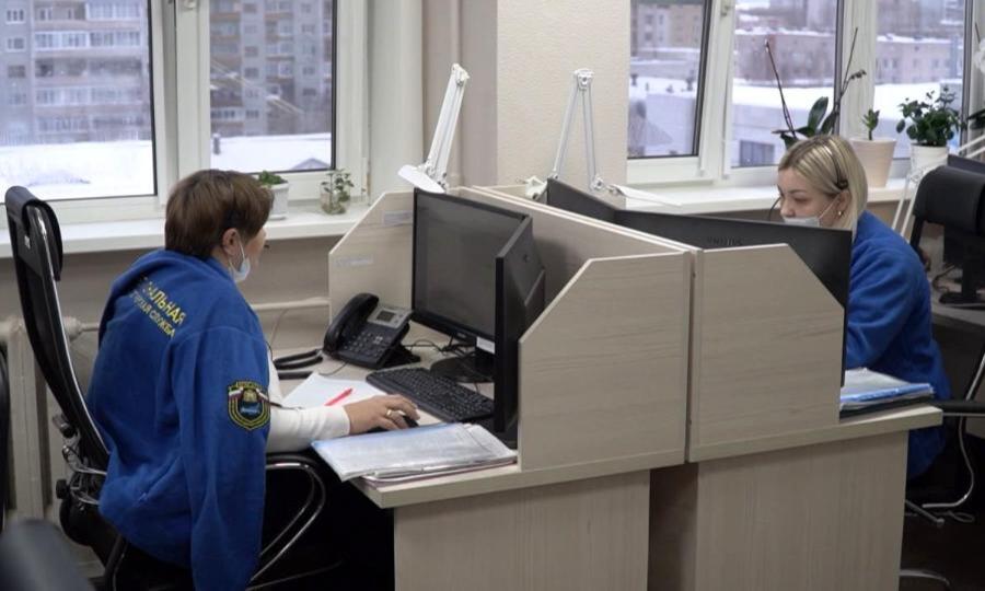 В Архангельске губернатор Александр Цыбульский посетил колл-центр Единой службы «122»