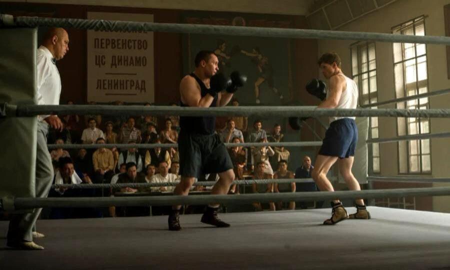 В Архангельске, как и по всей стране, состоялась премьера отечественной спортивной драмы «Мистер Нокаут»