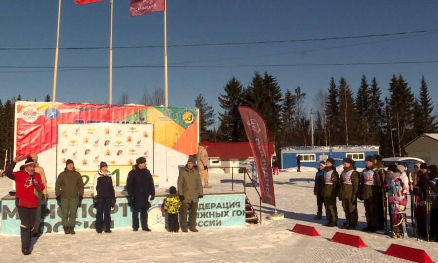 В Малых Карелах на стадионе имени Кузина прошли лыжные гонки среди юнармейцев
