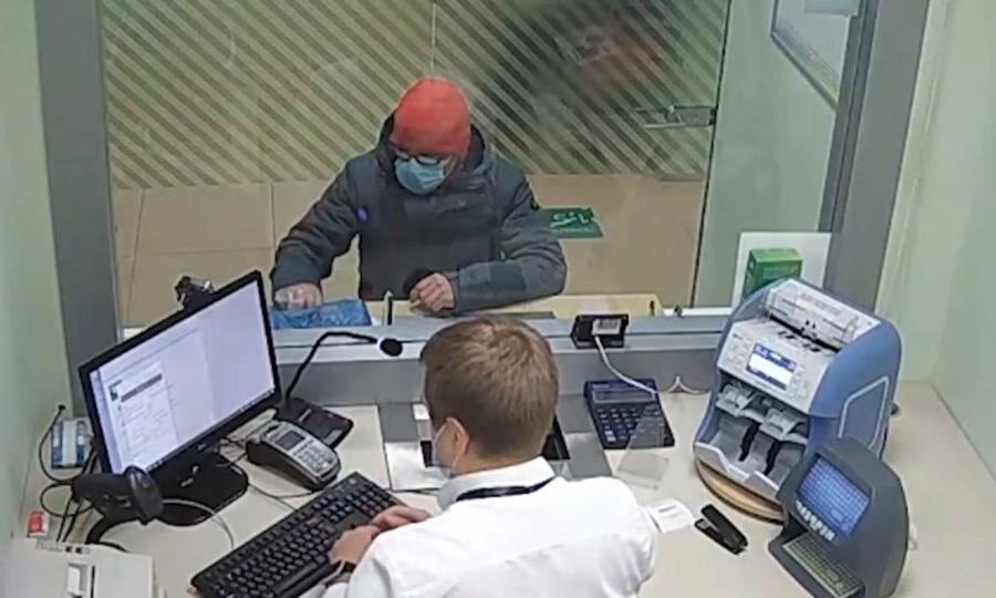 Полиция сообщила новые подробности разбойного нападения на офис банка в Архангельске