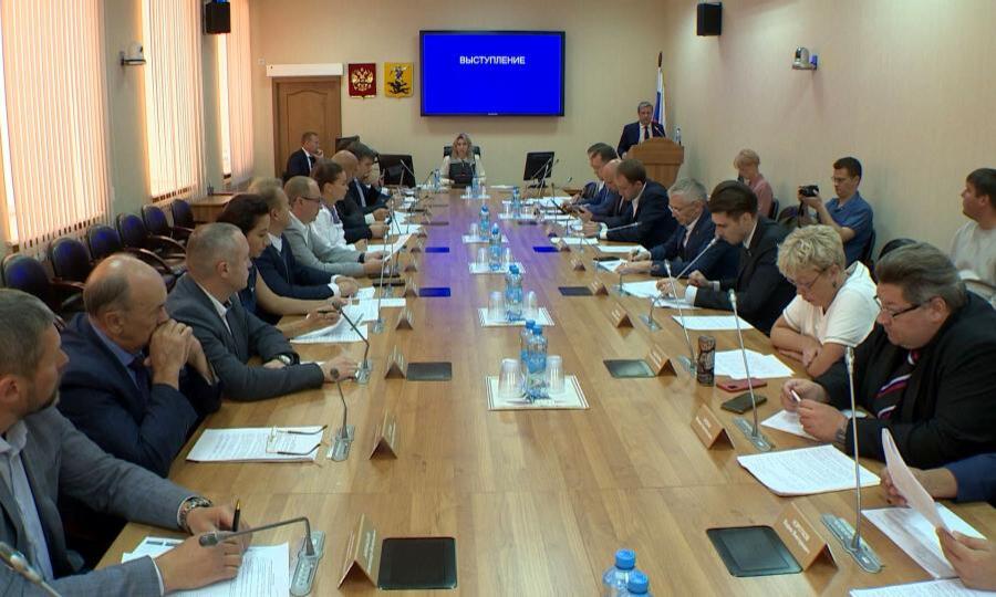 Архангельские депутаты поддержали идею возвращения на улицы города муниципальных дворников