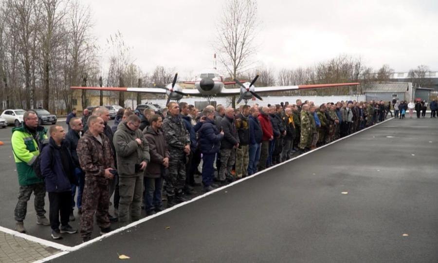 Сегодня в Калининград из Архангельска отправилась ещё одна группа мобилизованных бойцов