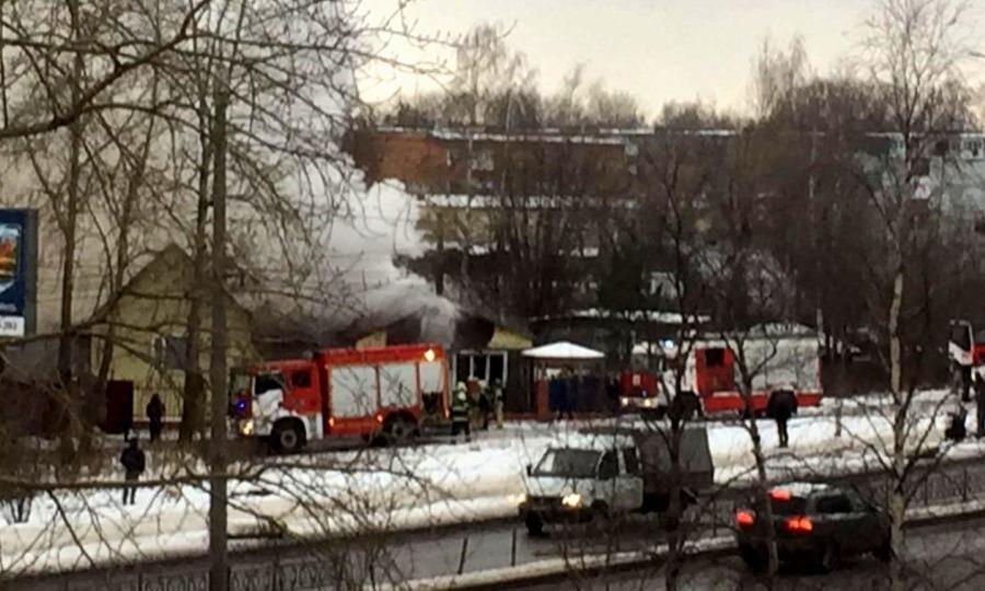 Сегодня в Архангельске в одном из кафе на улице Поселковой дважды произошел пожар